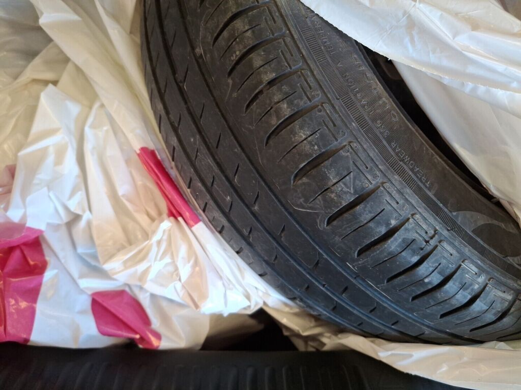 Volkswagen Polo 2016 Punainen