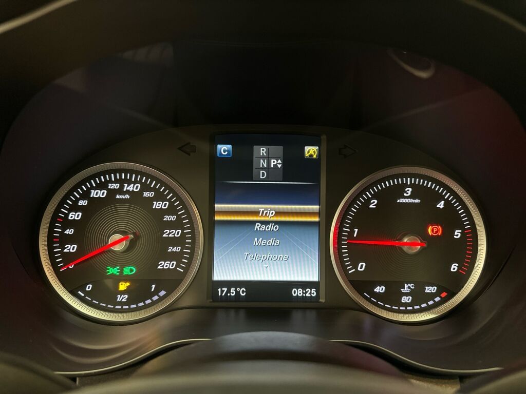 Mercedes-Benz C 2016 Valkoinen