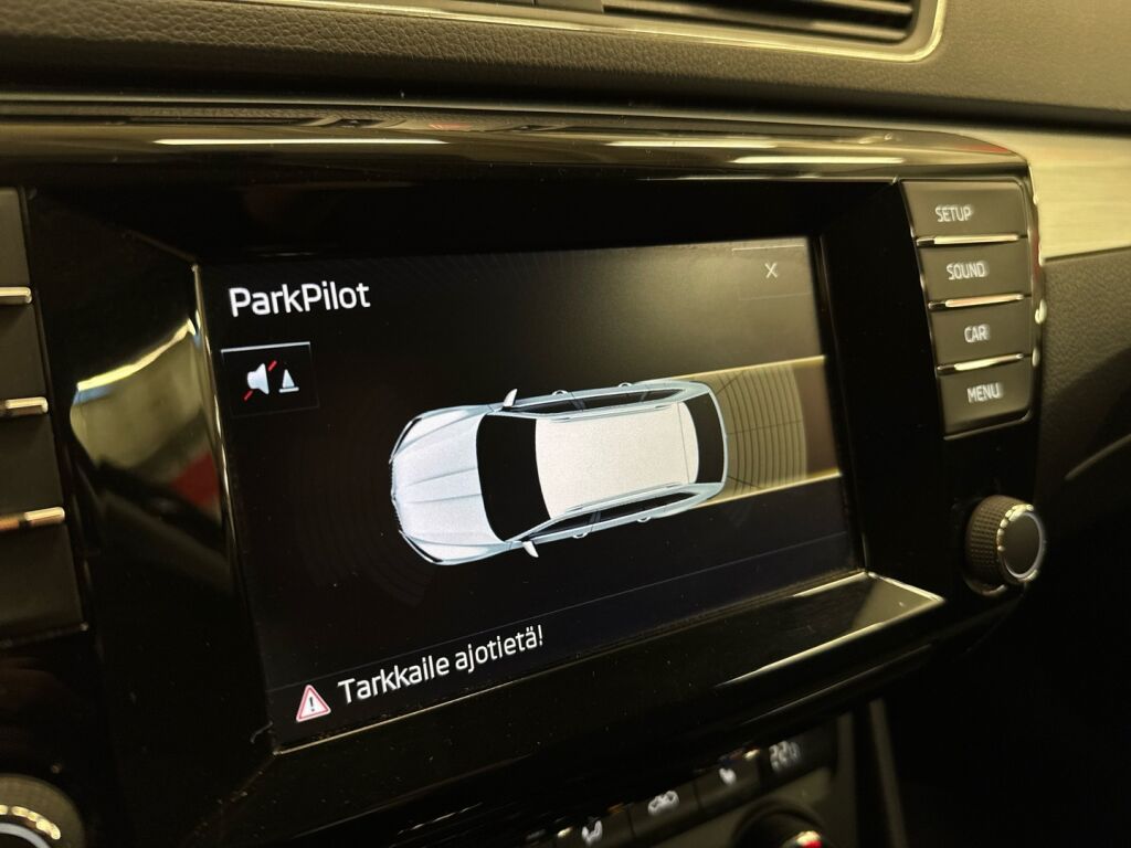 Skoda Superb 2016 Musta