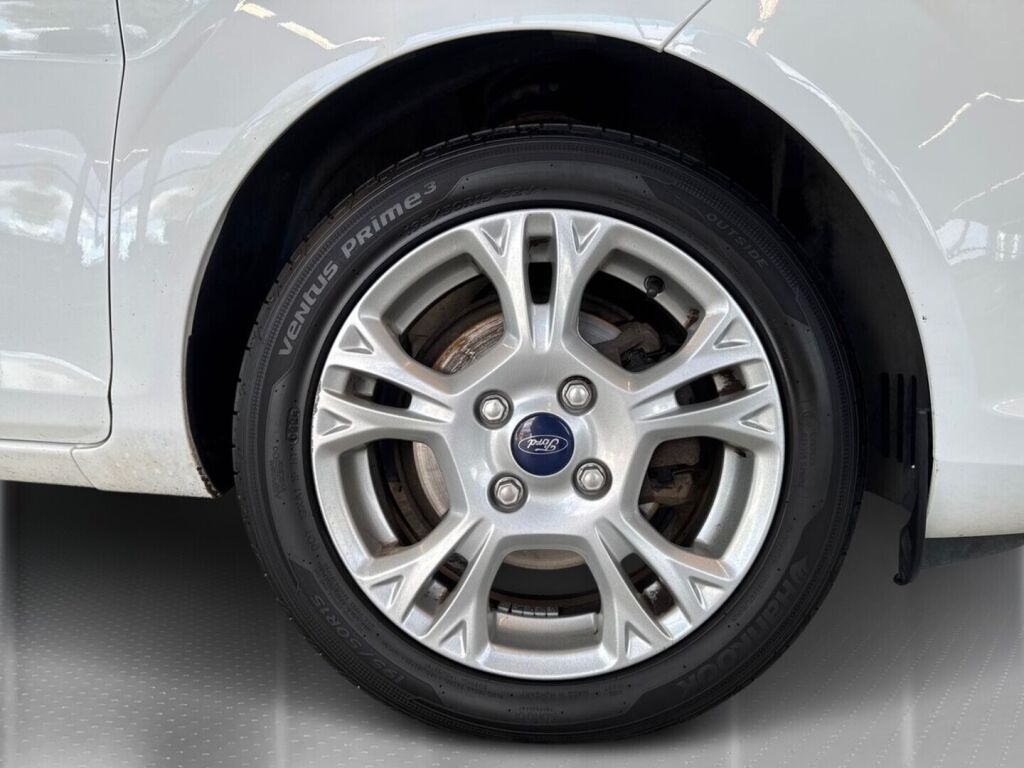 Ford Fiesta 2016 Valkoinen