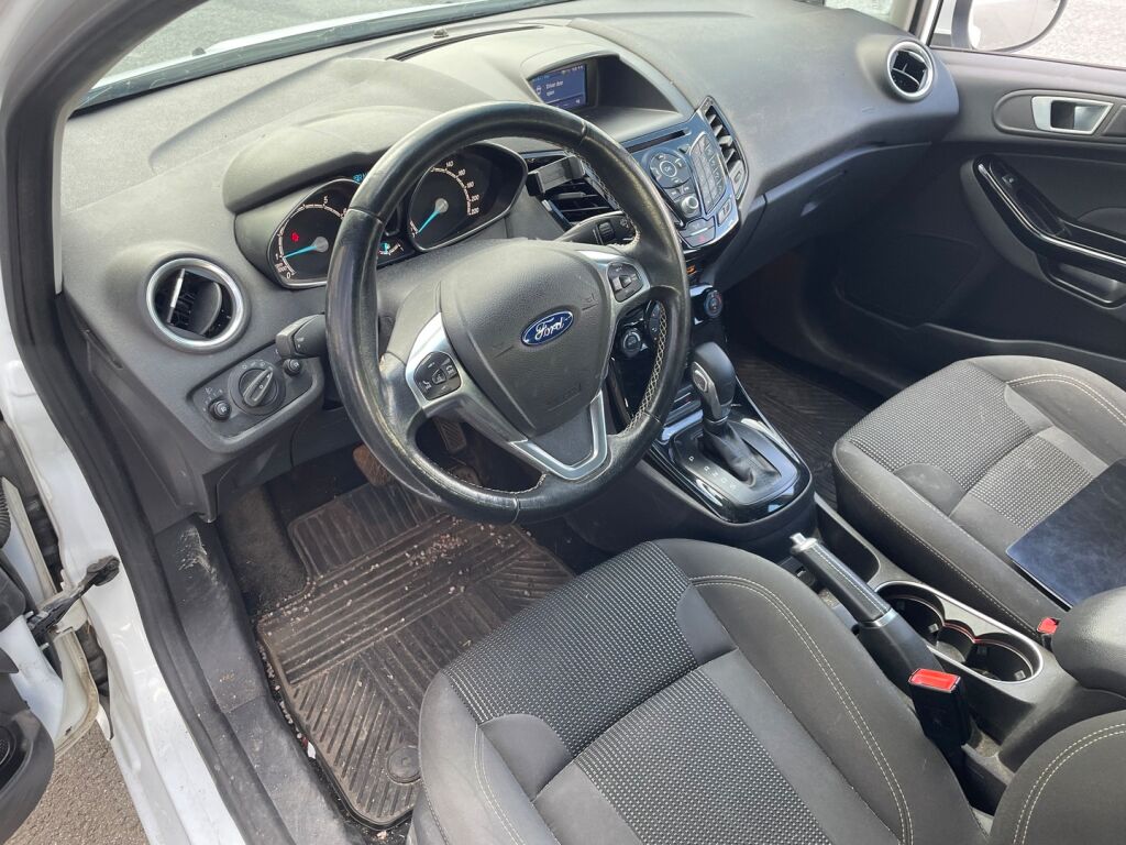 Ford Fiesta 2016 Valkoinen