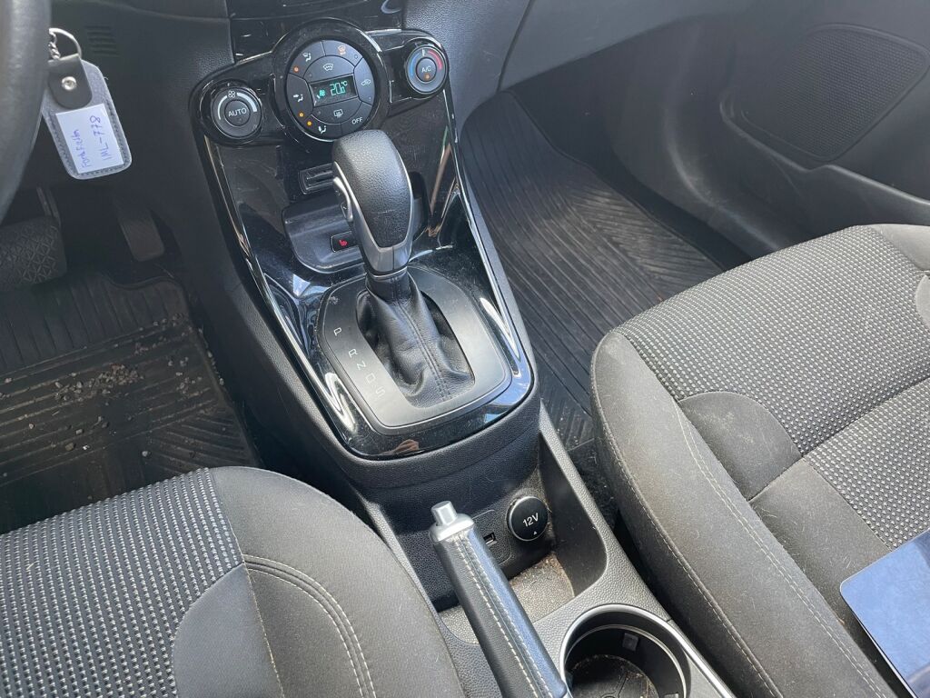 Ford Fiesta 2016 Valkoinen
