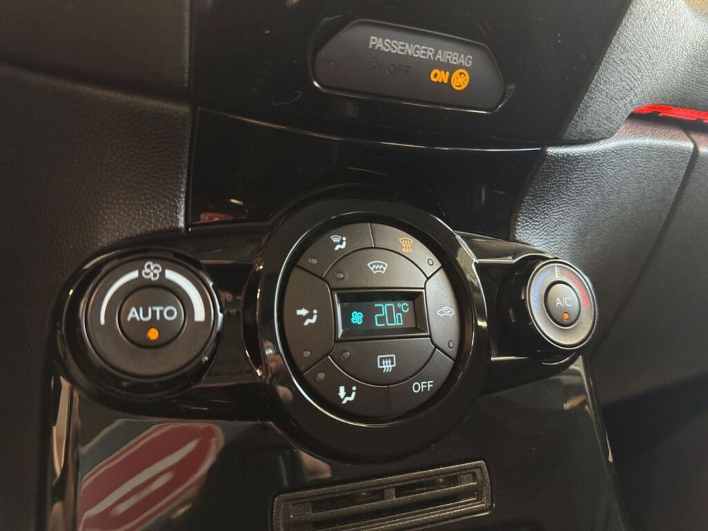 Ford Fiesta 2016 Valkoinen