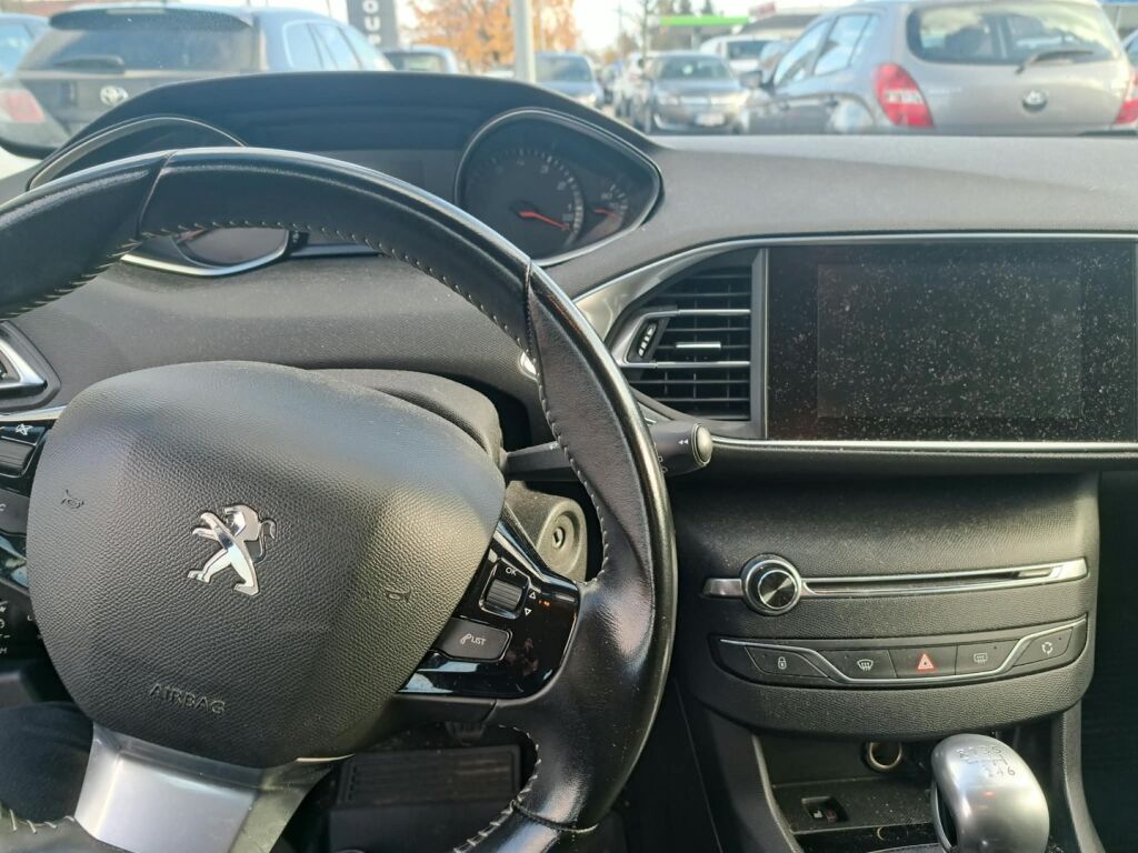 Peugeot 308 2016 Musta