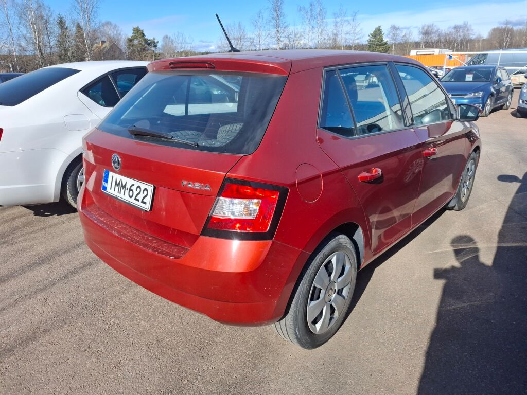 Skoda Fabia 2016 Punainen