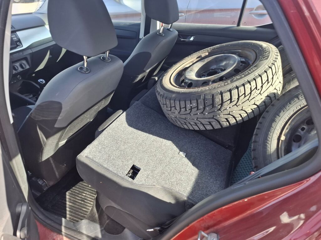 Skoda Fabia 2016 Punainen