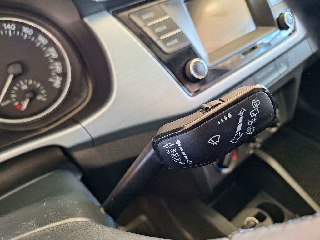 Skoda Fabia 2016 Punainen