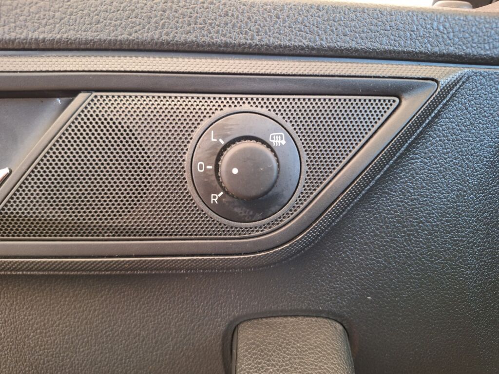 Skoda Fabia 2016 Punainen