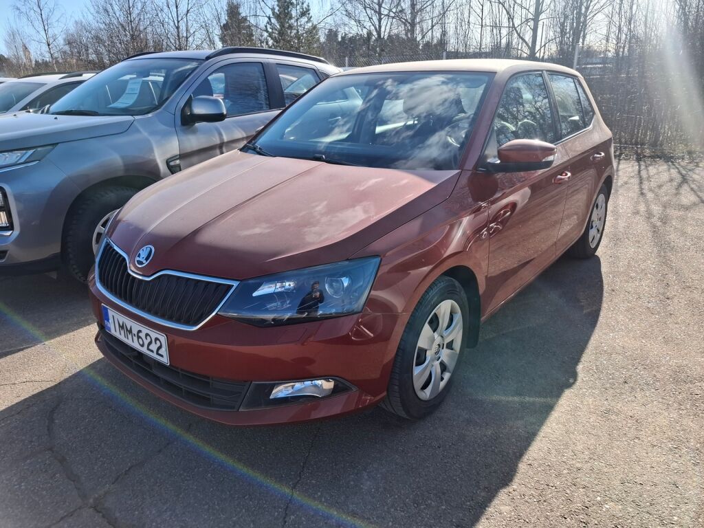 Skoda Fabia 2016 Punainen