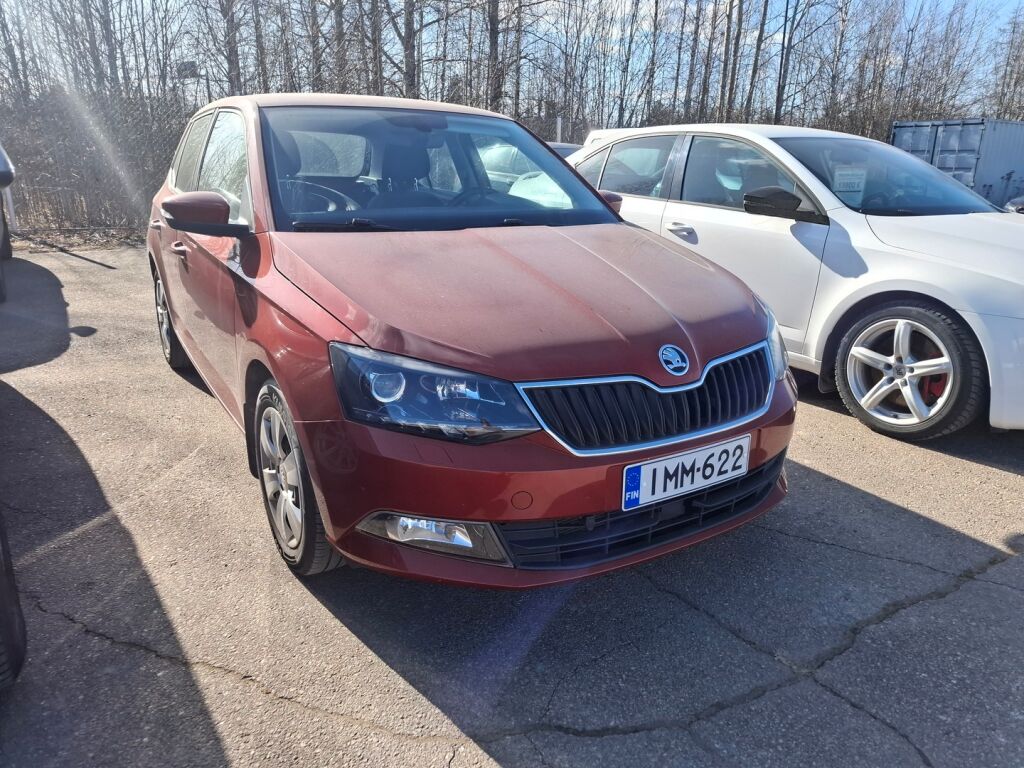 Skoda Fabia 2016 Punainen