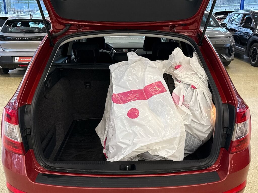 Skoda Octavia 2016 Punainen