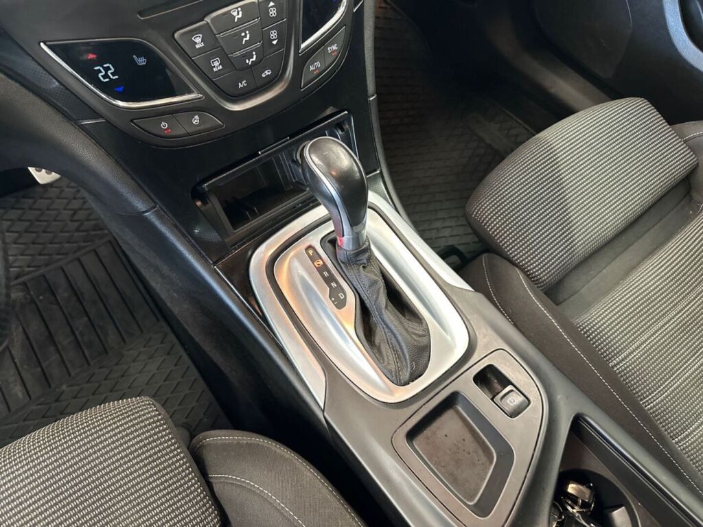 Opel Insignia 2016 Musta