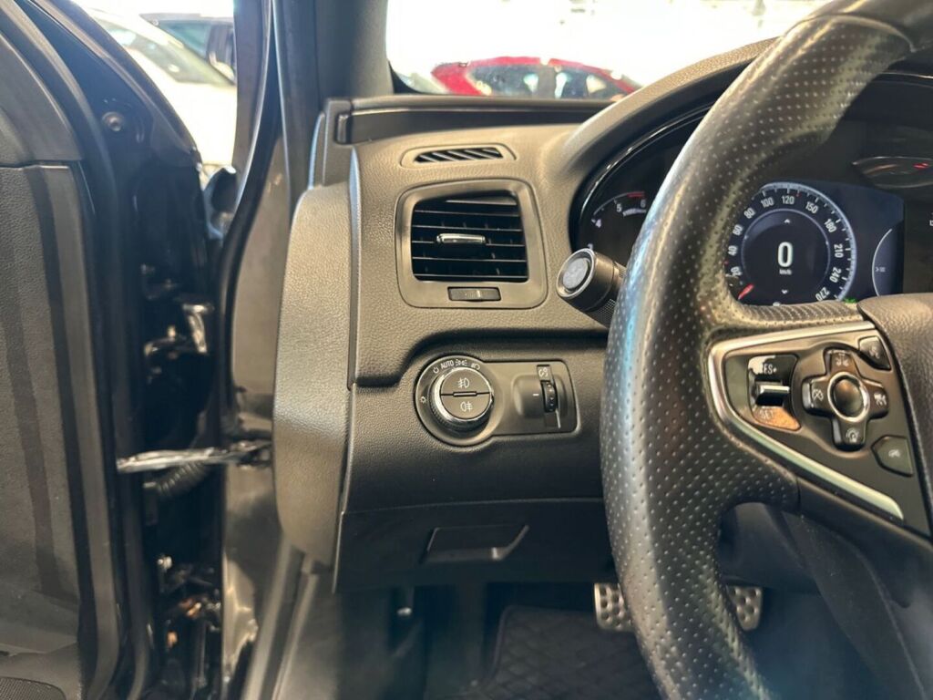 Opel Insignia 2016 Musta