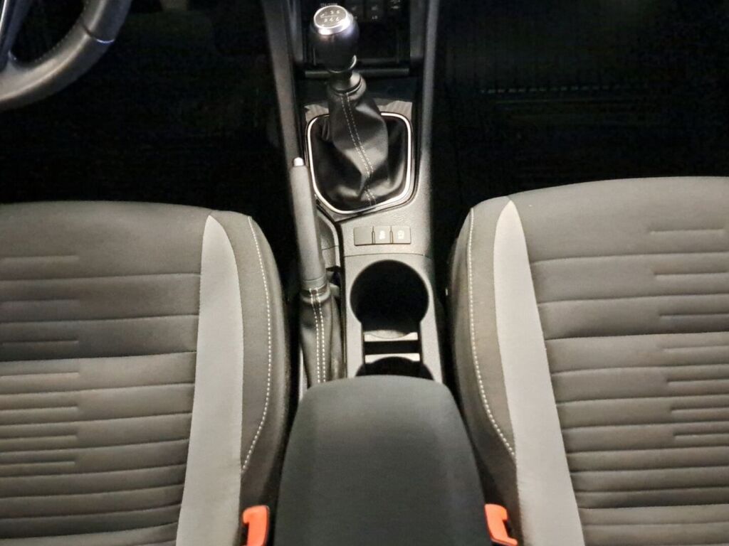Toyota Auris 2016 Harmaa