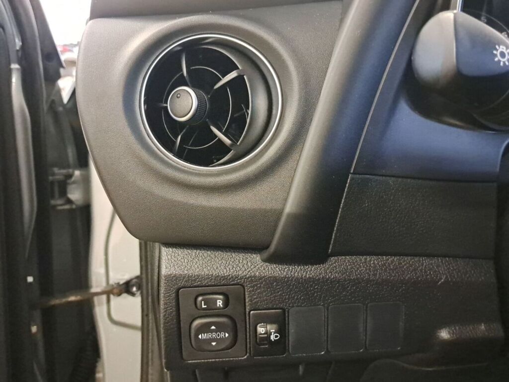 Toyota Auris 2016 Harmaa