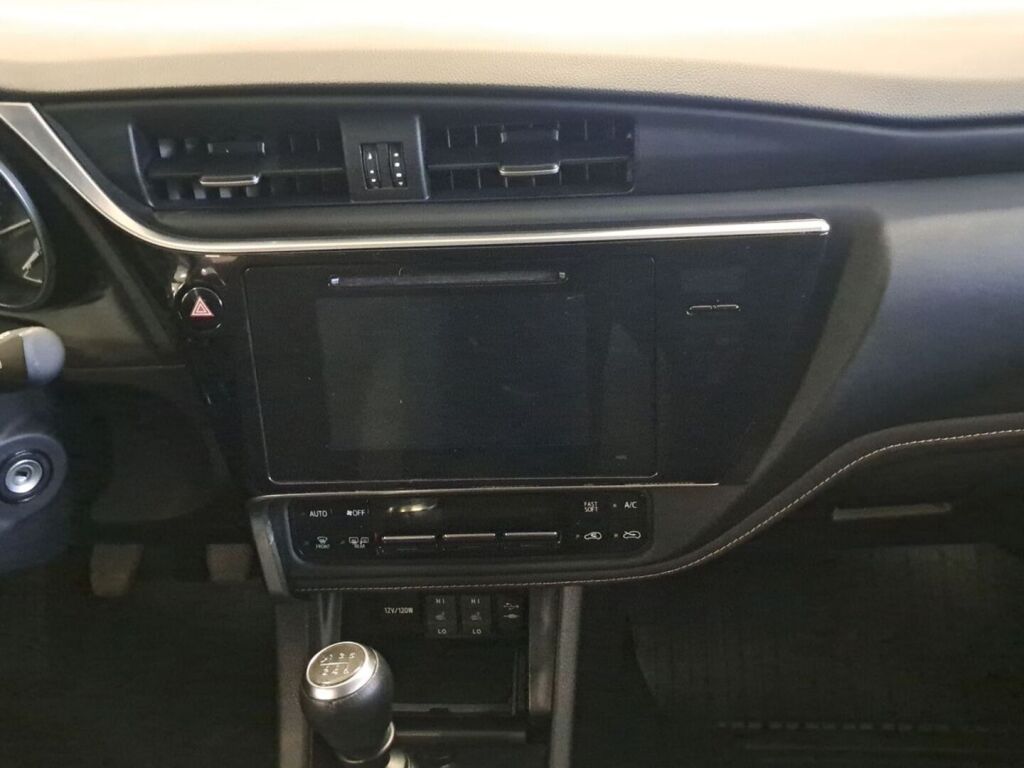 Toyota Auris 2016 Harmaa