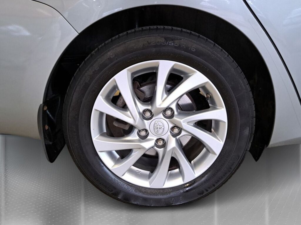 Toyota Auris 2016 Harmaa