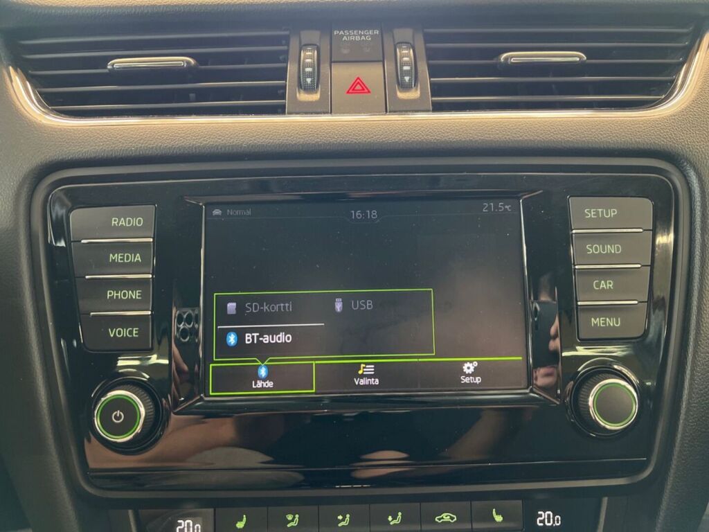 Skoda Octavia 2016 Punainen