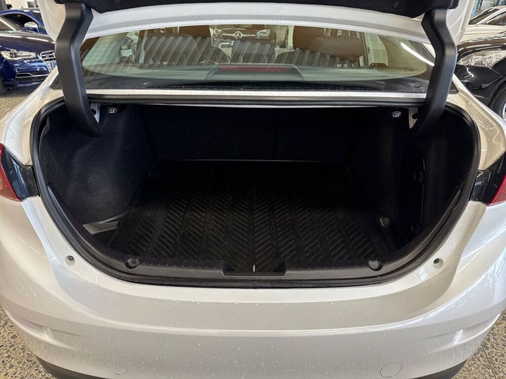 Mazda Mazda3 2016 Valkoinen