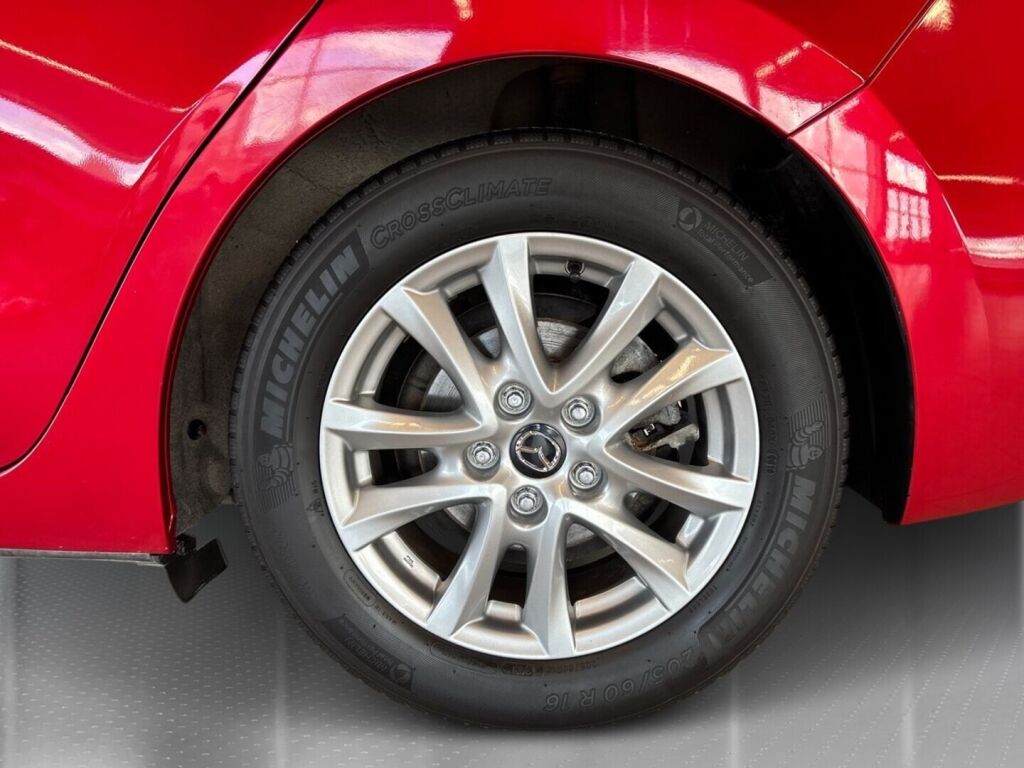 Mazda Mazda3 2017 Punainen