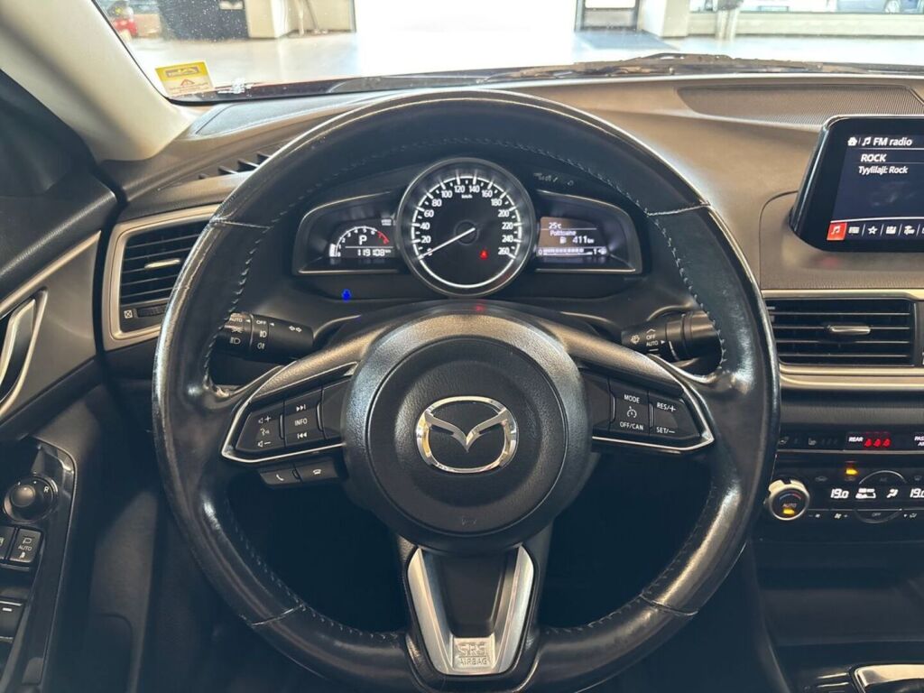 Mazda Mazda3 2017 Punainen