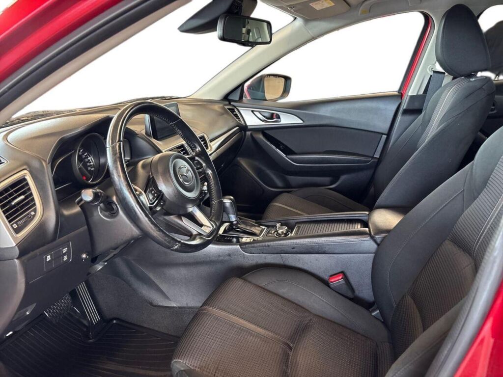 Mazda Mazda3 2017 Punainen