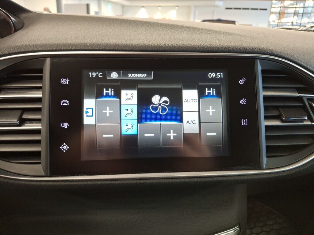 Peugeot 308 2016 Musta