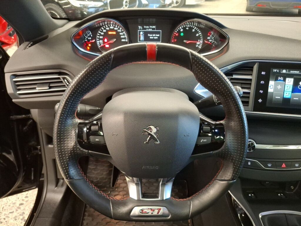 Peugeot 308 2016 Musta