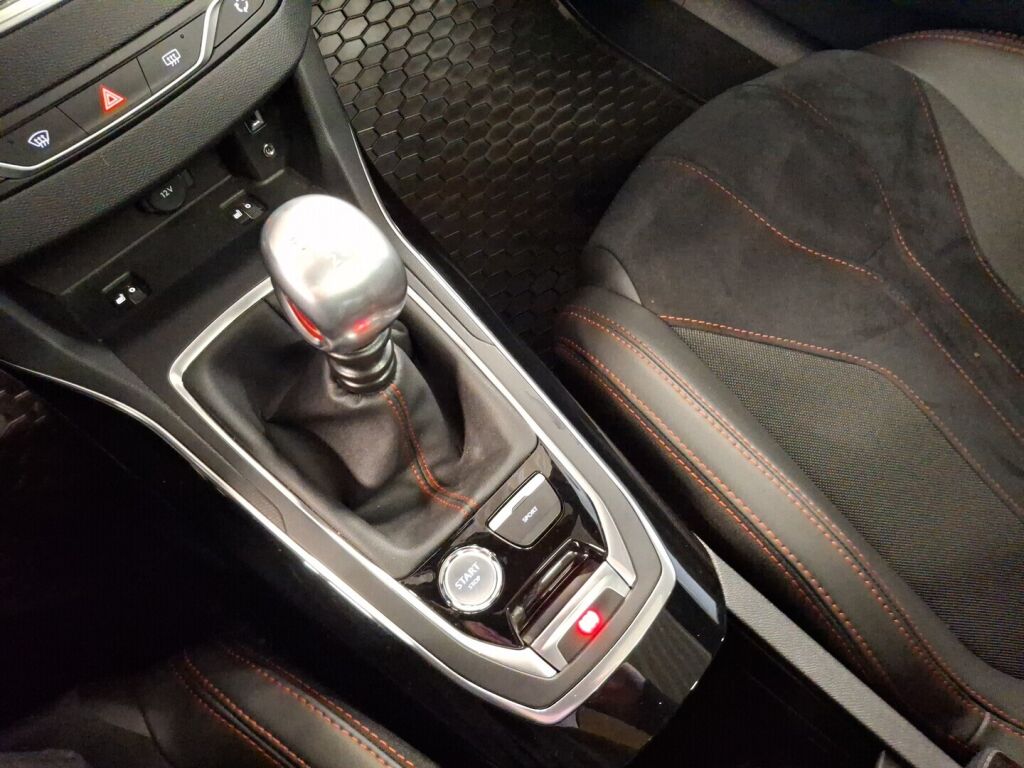 Peugeot 308 2016 Musta