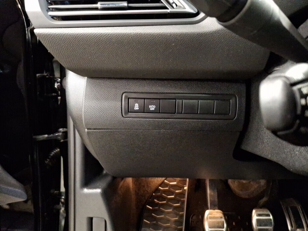 Peugeot 308 2016 Musta