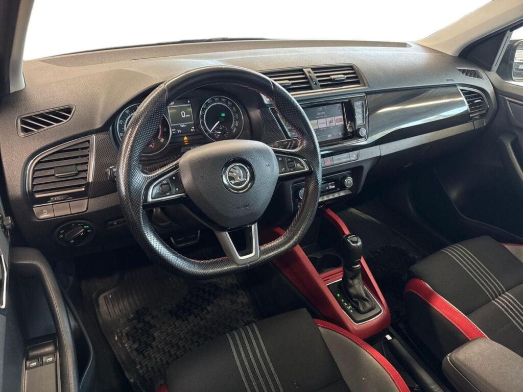 Skoda Fabia 2016 Musta