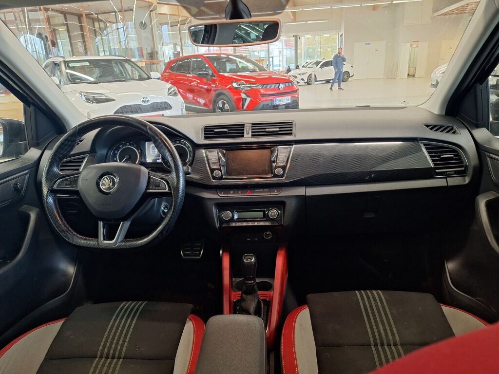 Skoda Fabia 2016 Musta