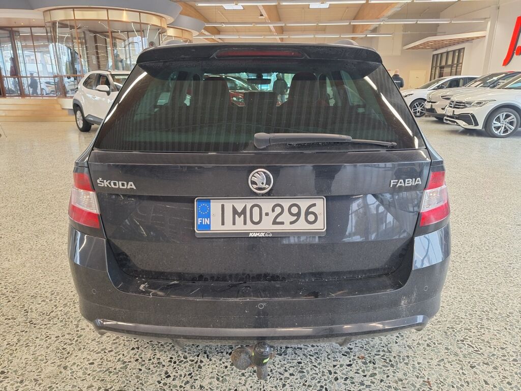 Skoda Fabia 2016 Musta