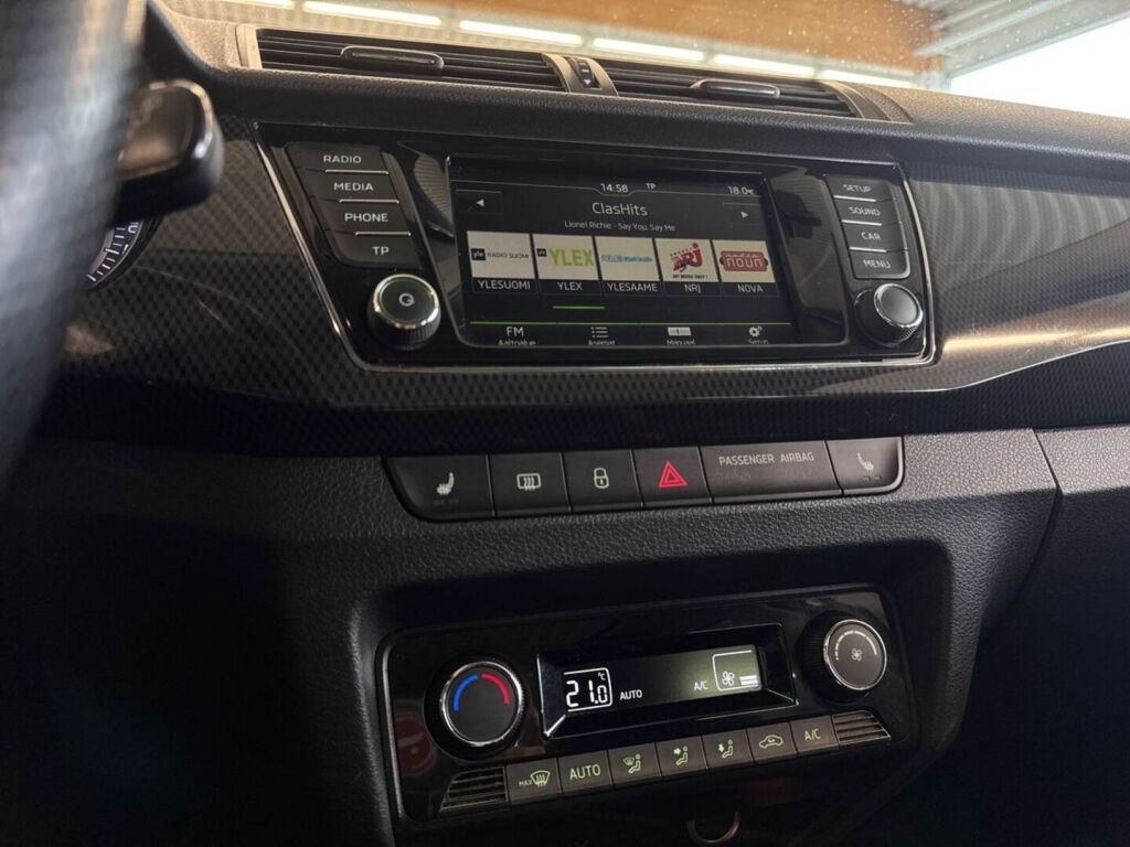 Skoda Fabia 2016 Musta
