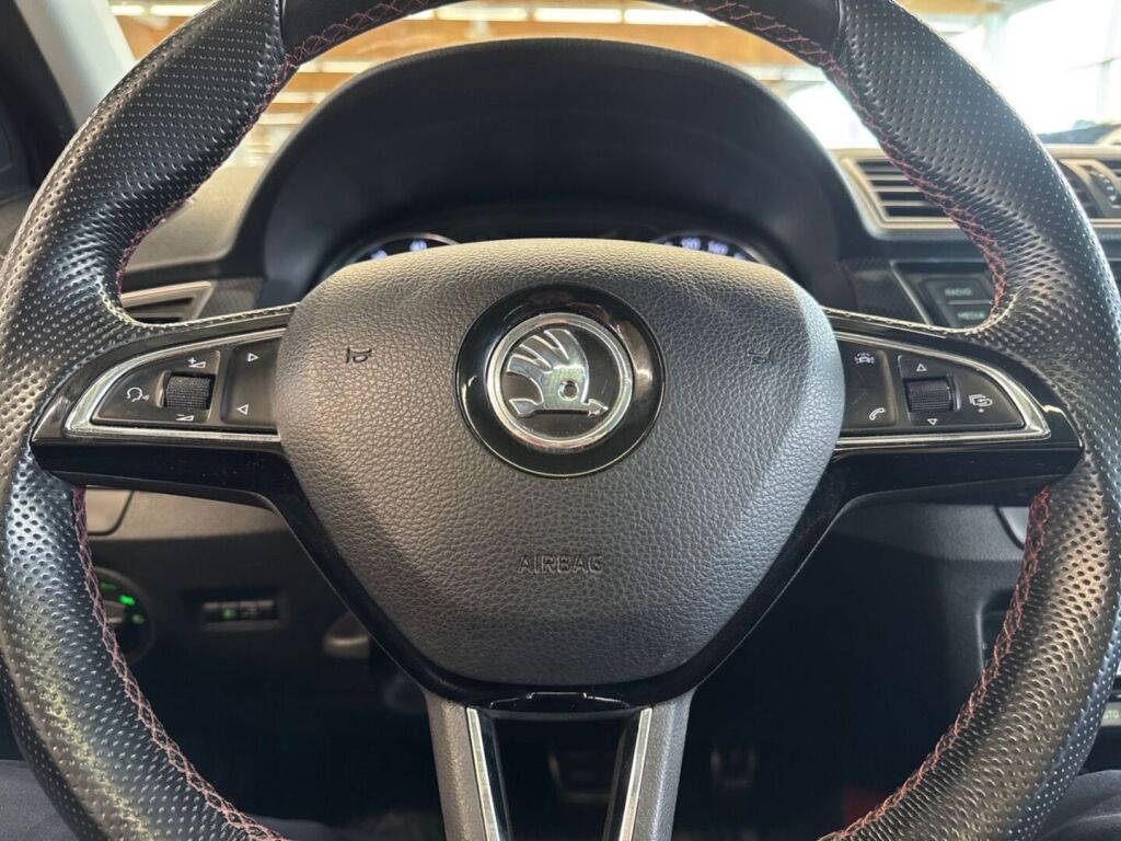 Skoda Fabia 2016 Musta