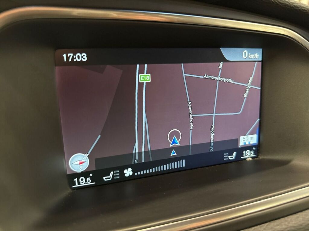 Volvo V40 2016 Punainen