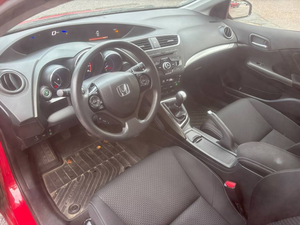 Honda Civic 2016 Punainen