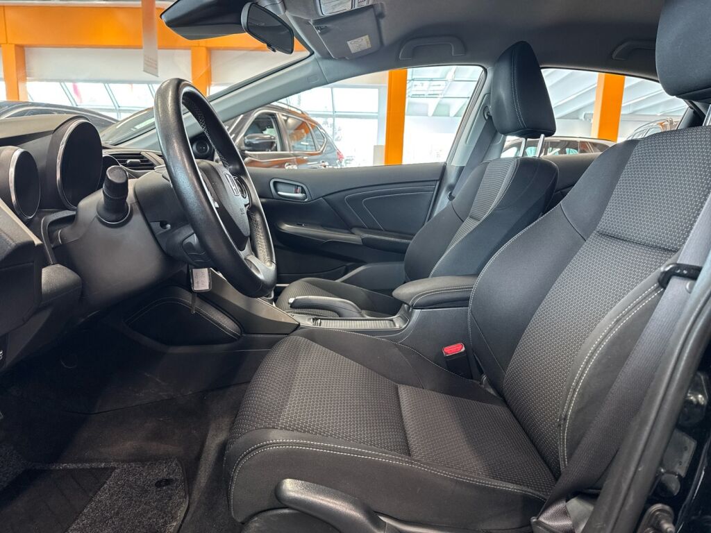Honda Civic 2016 Musta