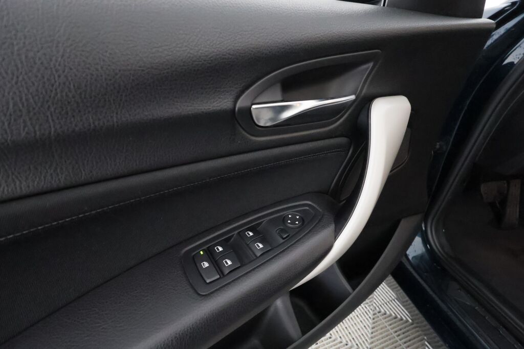 BMW 120 2016 Sininen