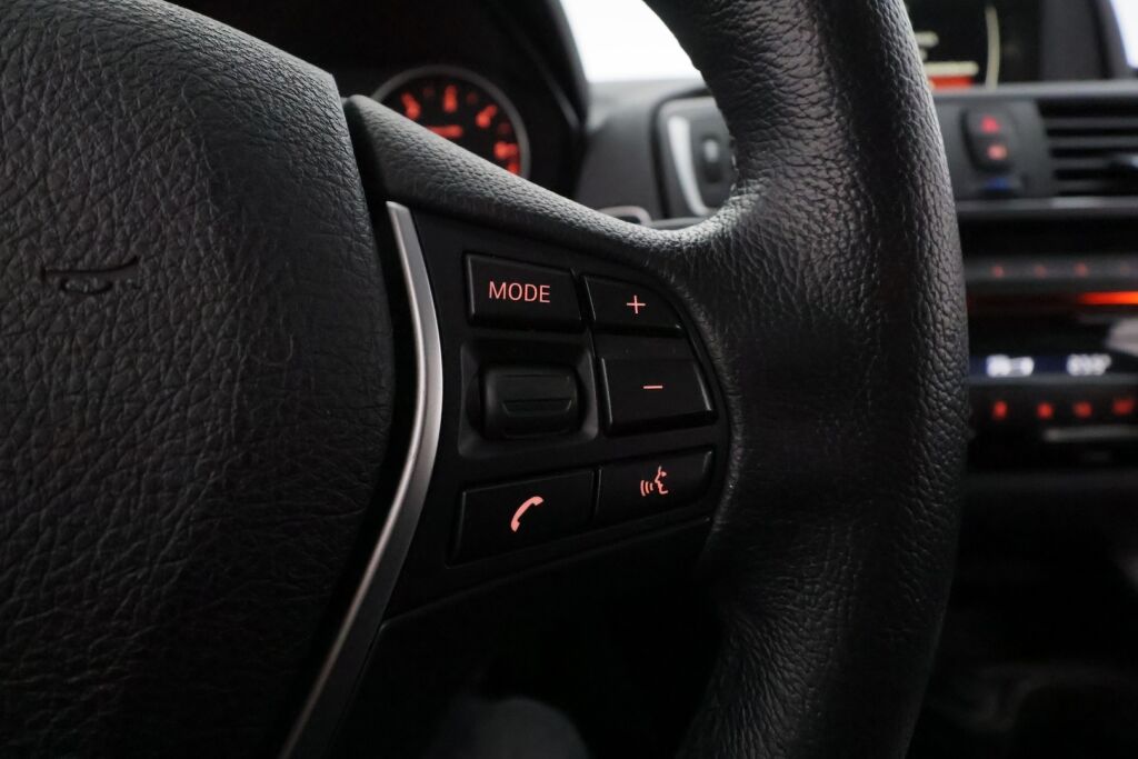 BMW 120 2016 Sininen