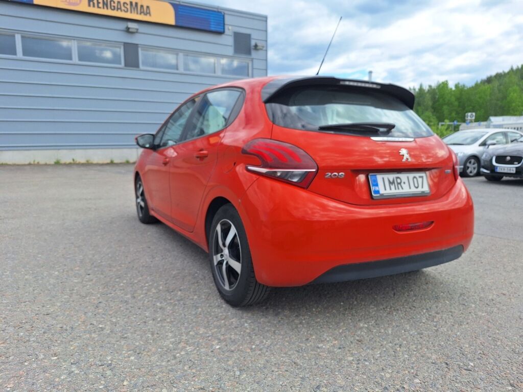 Peugeot 208 2016 Keltainen