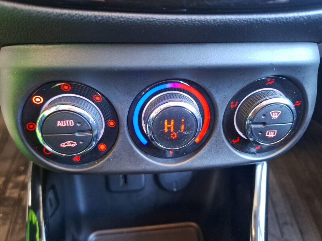 Opel Corsa 2016 Valkoinen