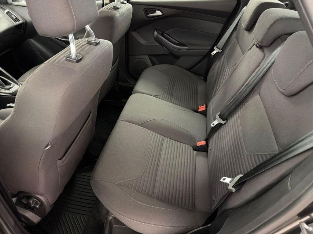 Ford Focus 2016 Harmaa