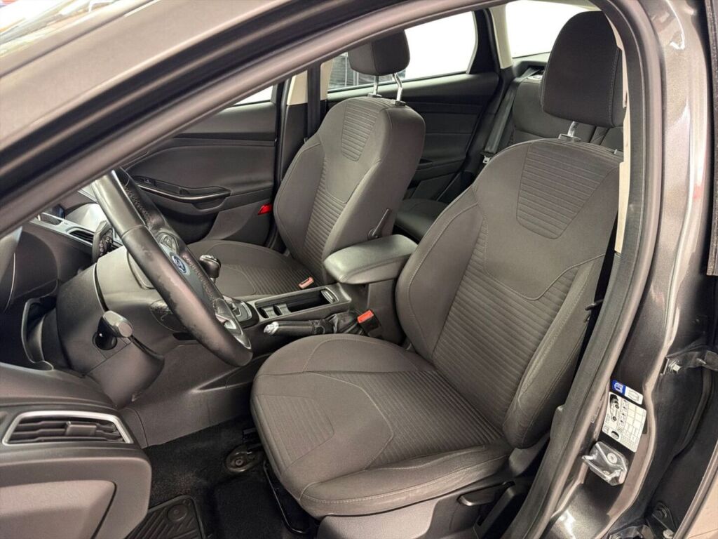 Ford Focus 2016 Harmaa