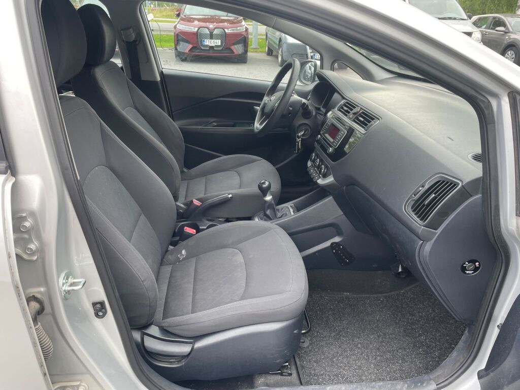 Kia Rio 2016 Hopea