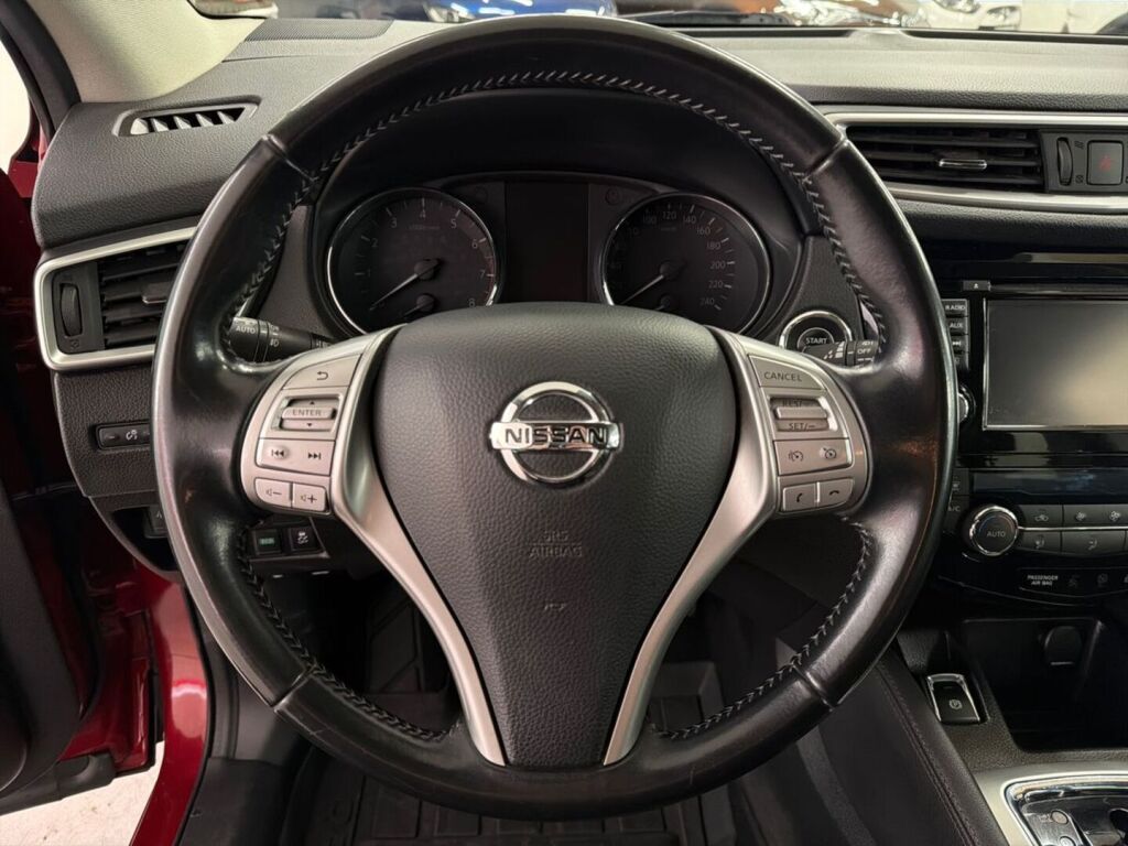 Nissan Qashqai 2017 Punainen