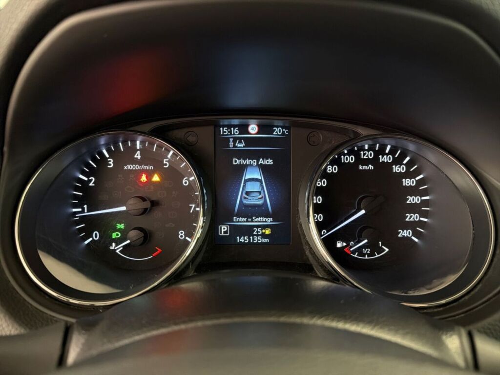 Nissan Qashqai 2017 Punainen