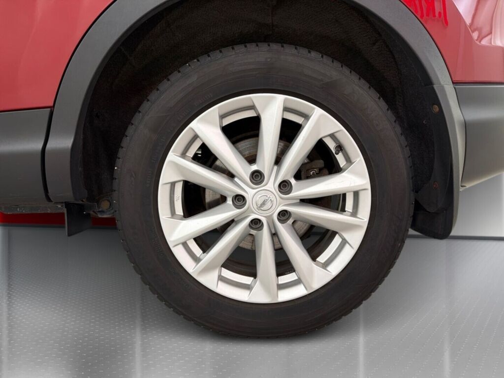 Nissan Qashqai 2017 Punainen