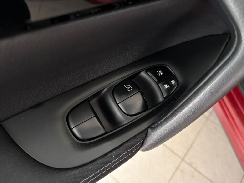Nissan Qashqai 2017 Punainen