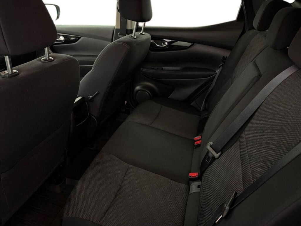 Nissan Qashqai 2017 Punainen